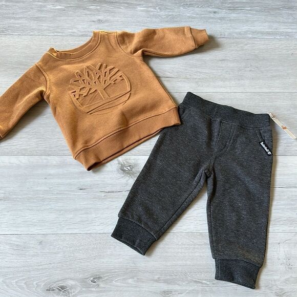 Timberland Boys 2 Piece Jogger Pants & Sweatshirt Set Size 12 M NWT - Picture 1 of 4
